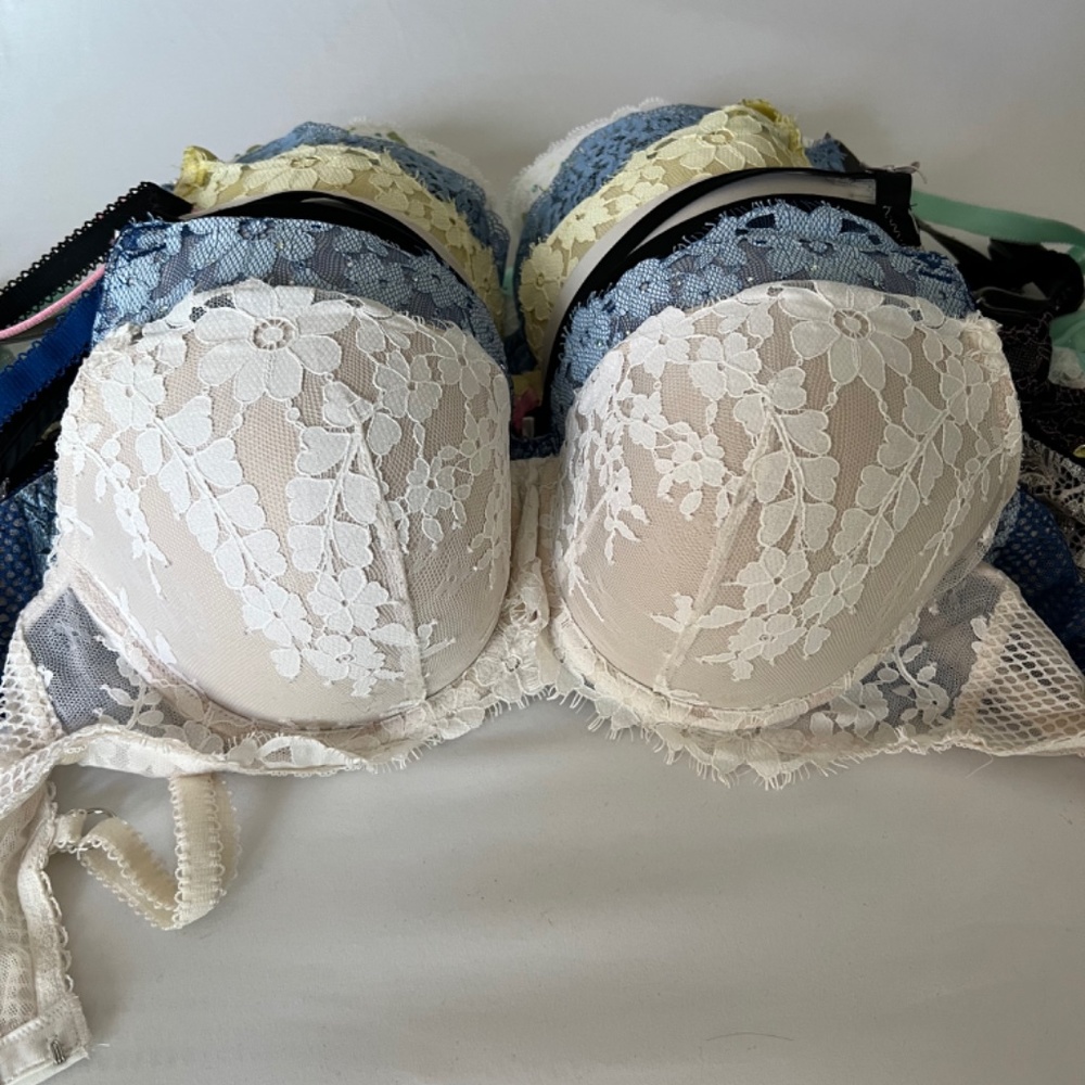 Victoria’s Secret SET OF 8 Bras 32DDD - Picture 2 of 9